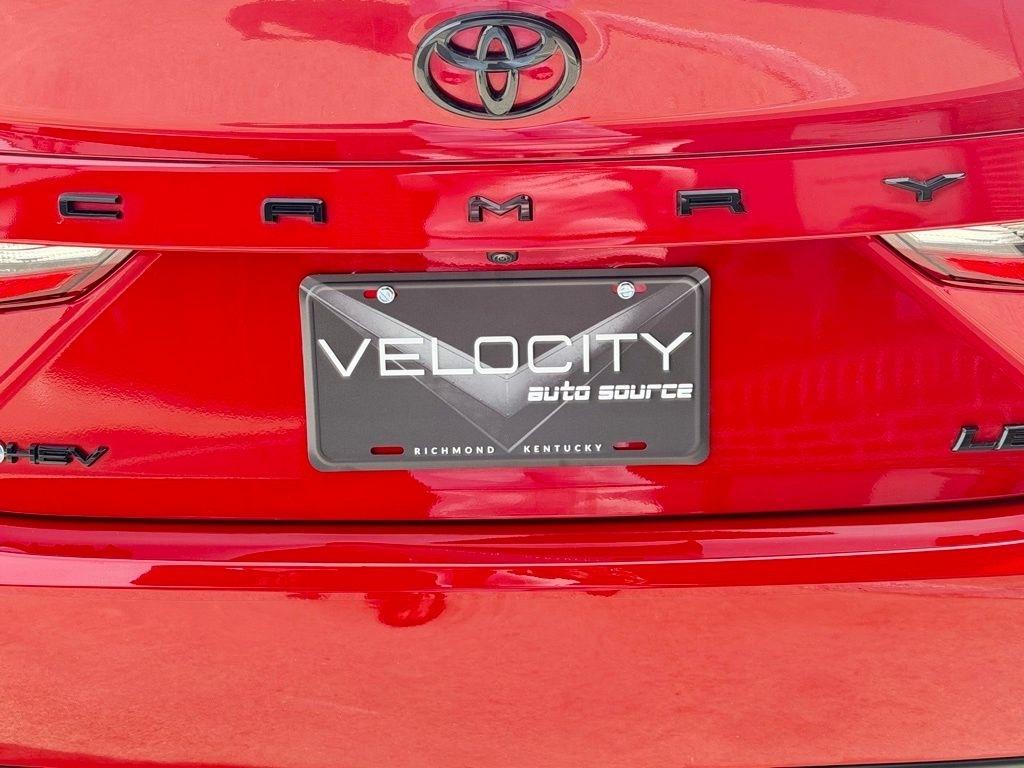 Toyota Camry Hybrid  2025