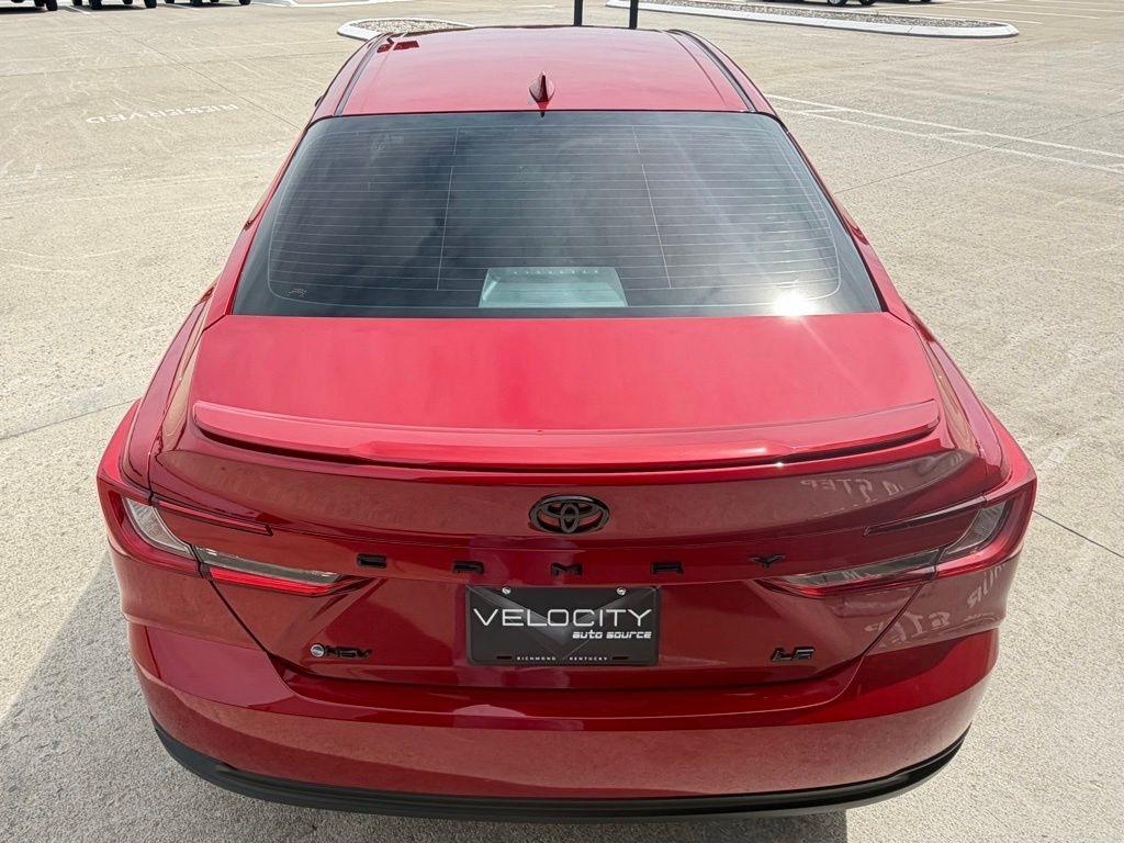 Toyota Camry Hybrid  2025