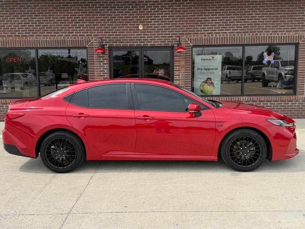 Toyota Camry Hybrid  2025
