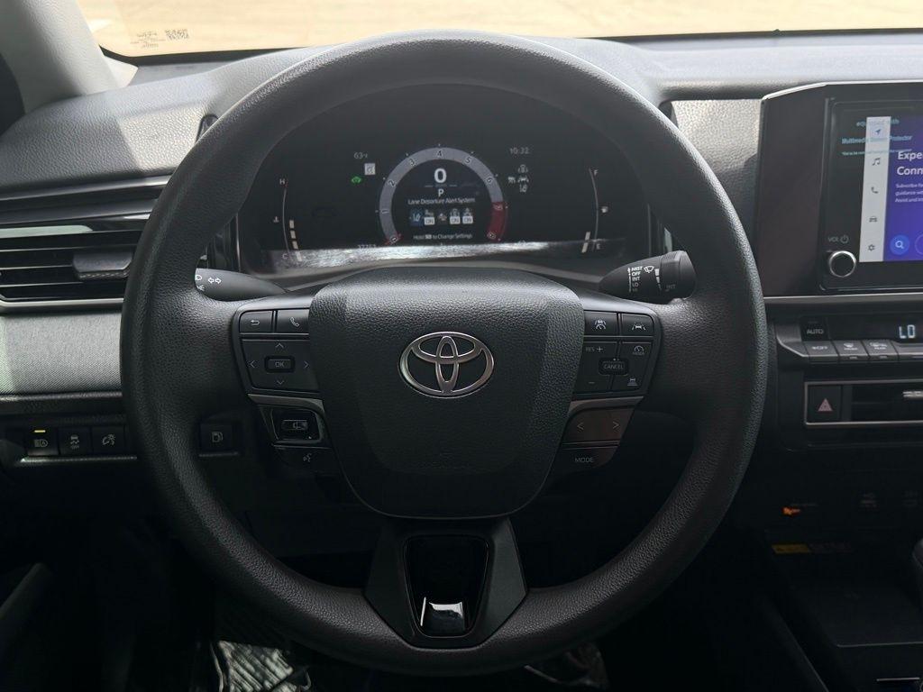 Toyota Camry Hybrid  2025