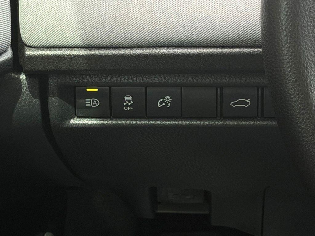 Toyota Camry Hybrid  2025