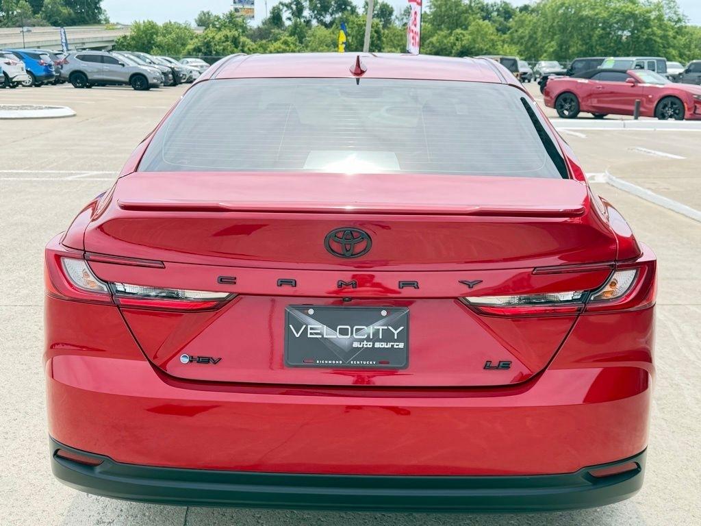 Toyota Camry Hybrid  2025
