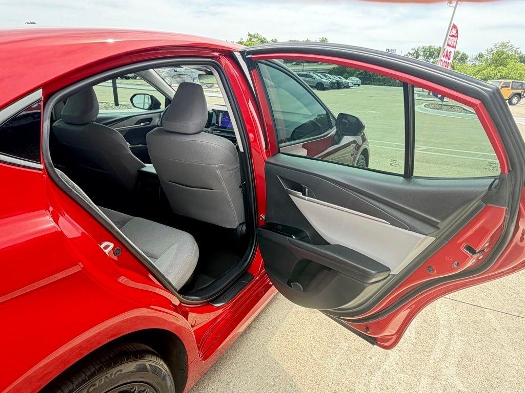 Toyota Camry Hybrid  2025