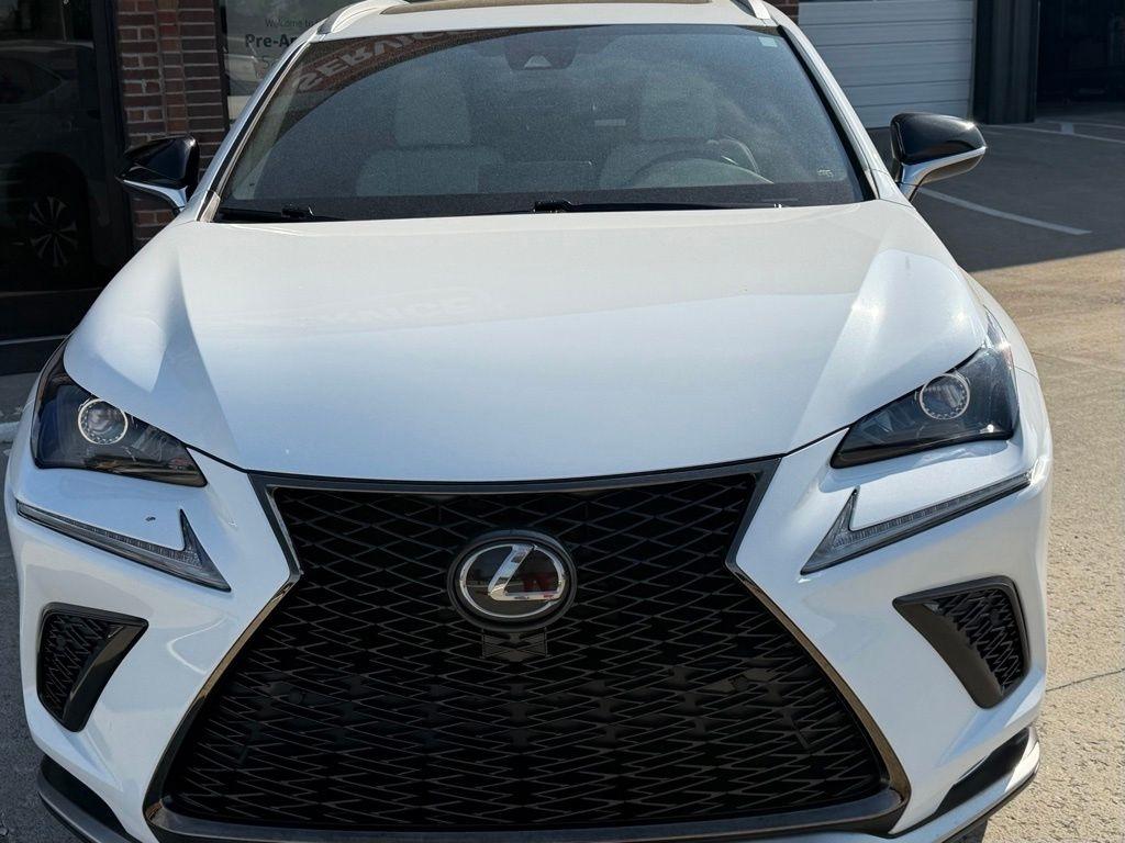 Lexus NX 300  2021