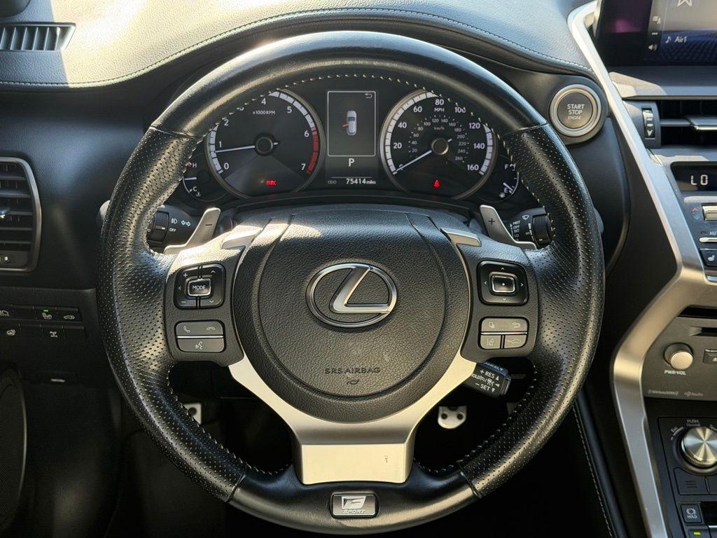 Lexus NX 300  2021