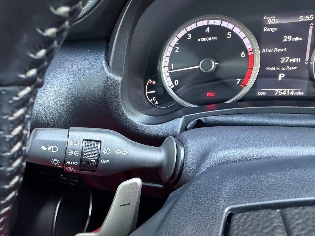 Lexus NX 300  2021