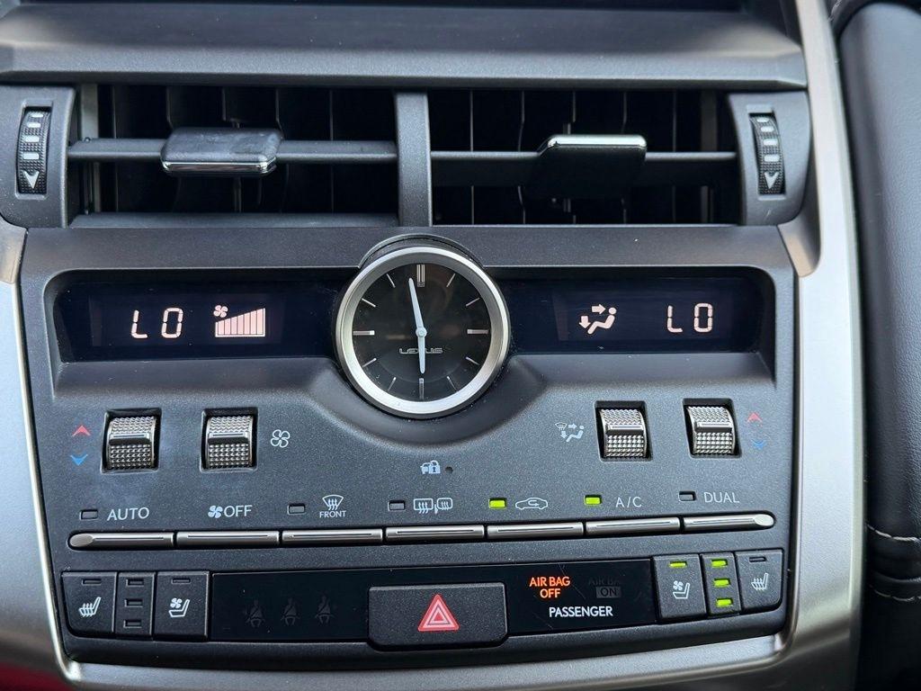 Lexus NX 300  2021