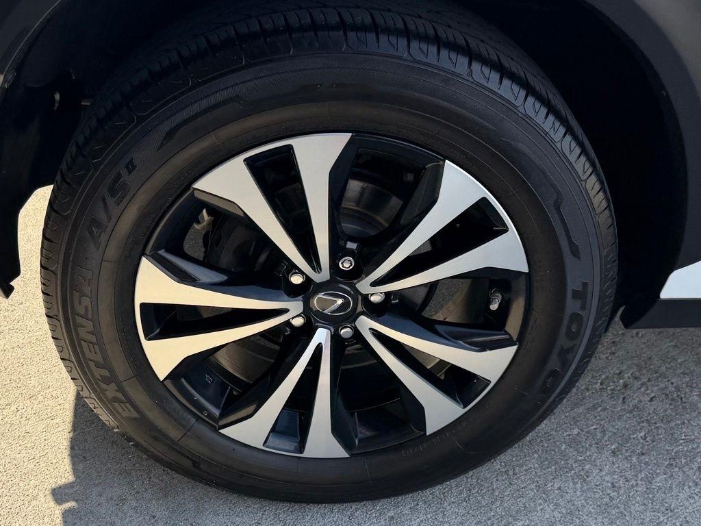 Lexus NX 300  2021
