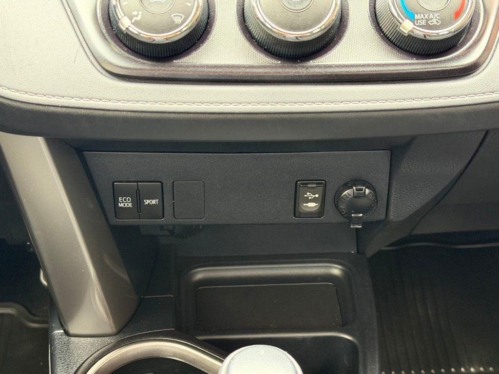 Toyota RAV4  2018