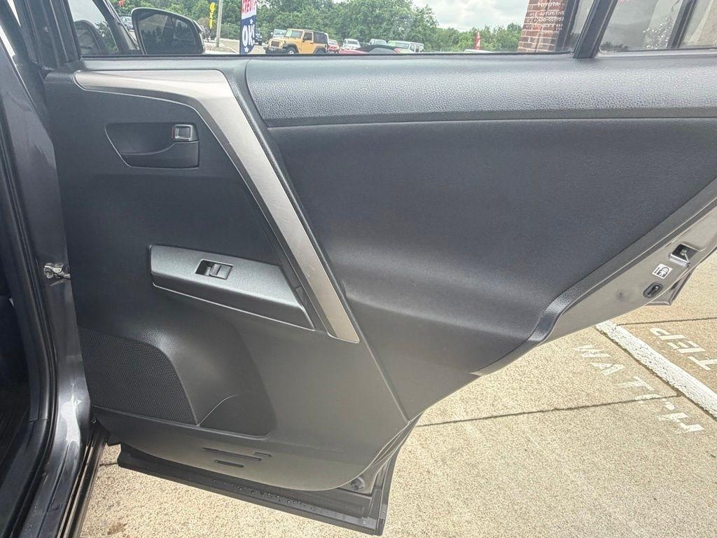 Toyota RAV4  2018