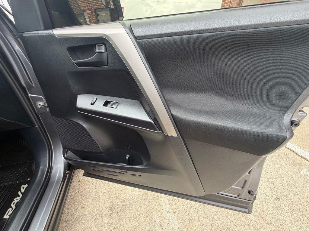 Toyota RAV4  2018