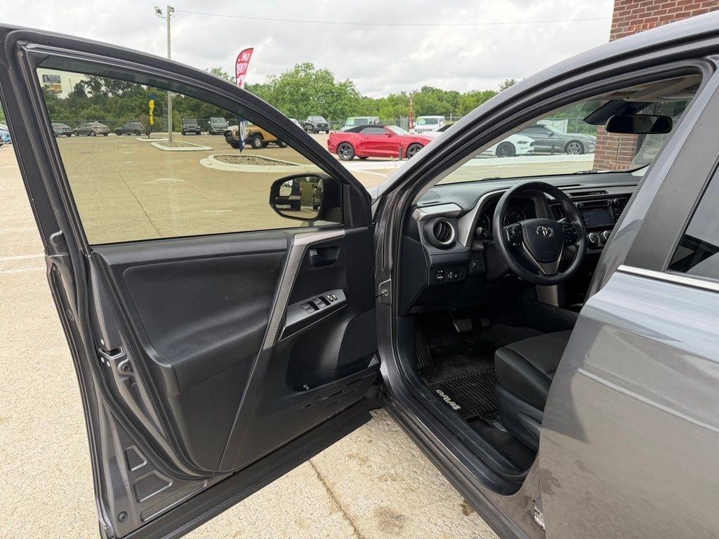 Toyota RAV4  2018