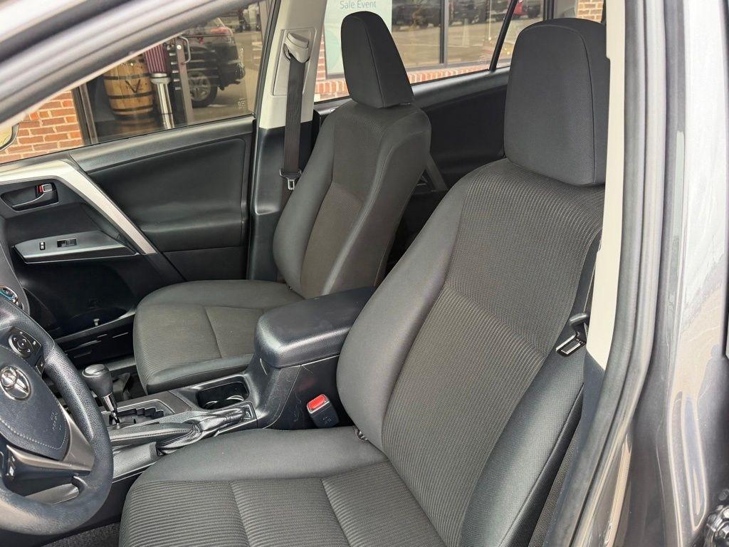 Toyota RAV4  2018