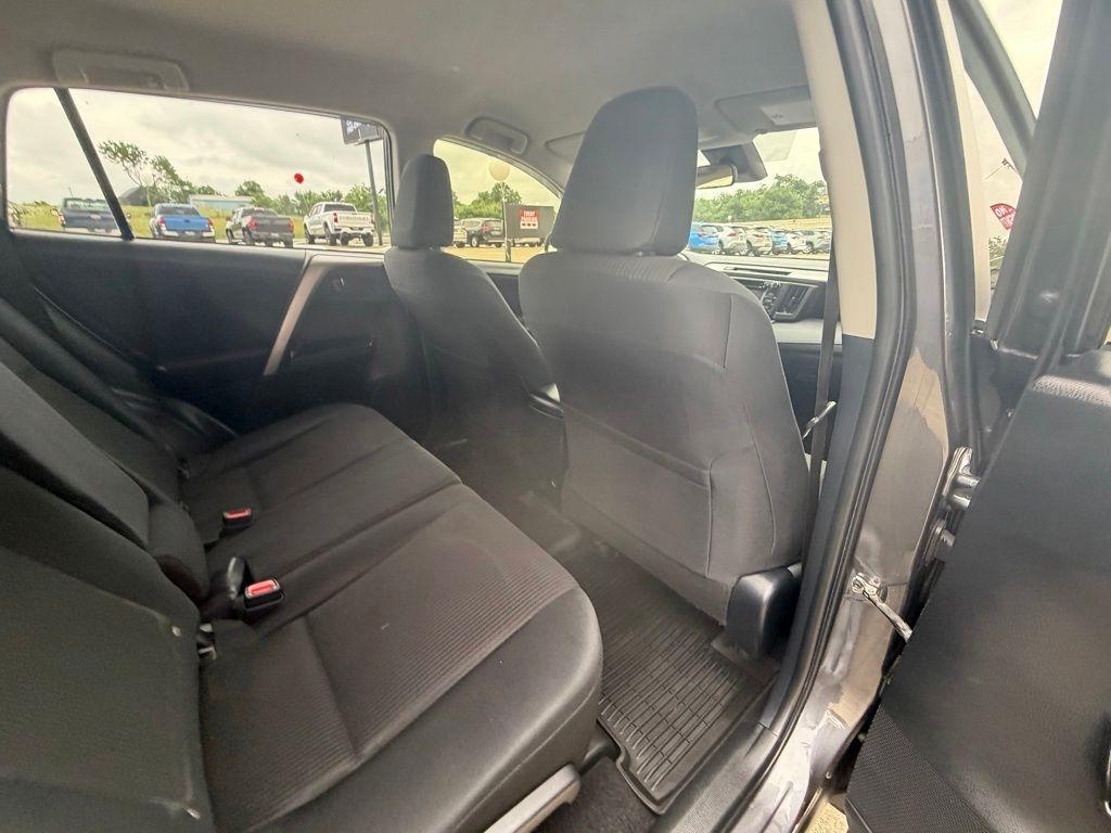 Toyota RAV4  2018