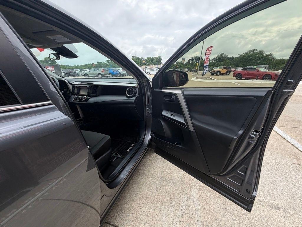 Toyota RAV4  2018