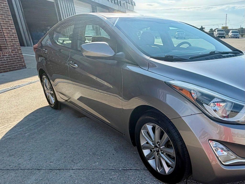 Hyundai Elantra  2016