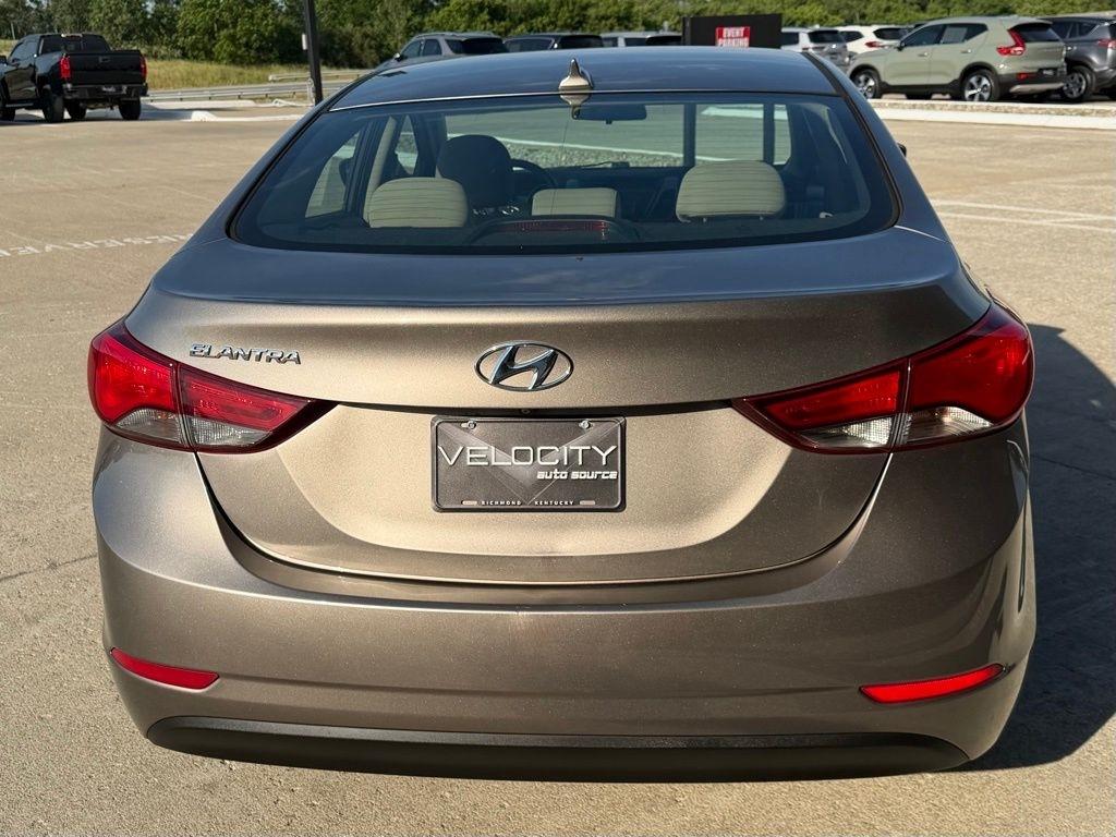 Hyundai Elantra  2016