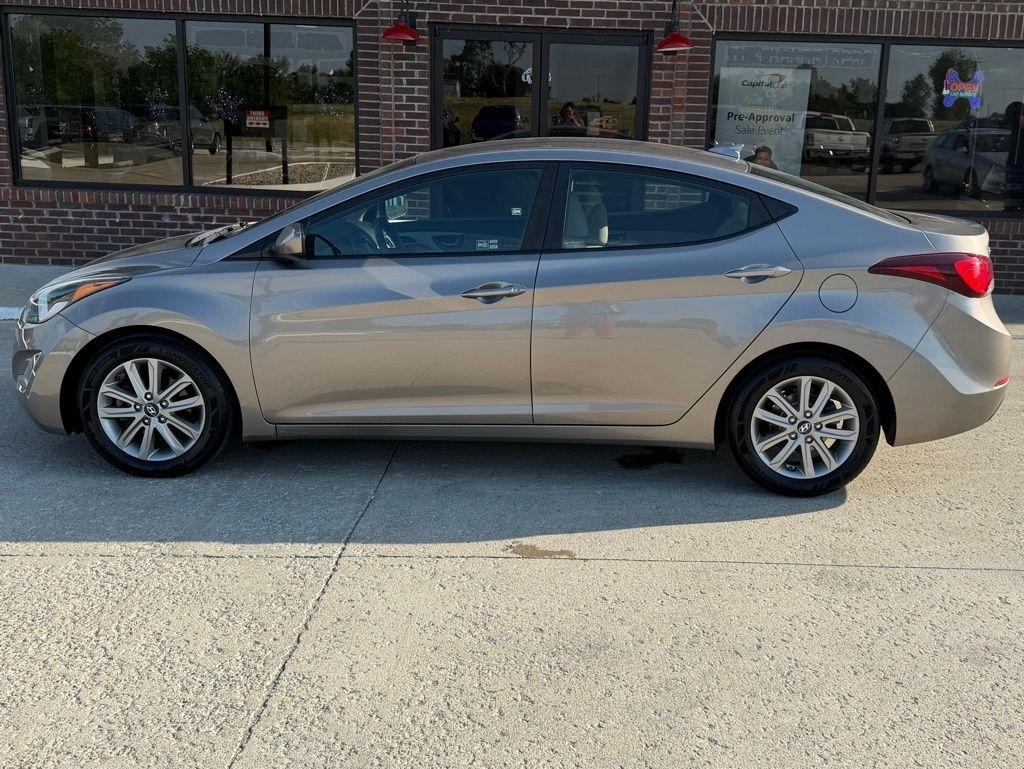 Hyundai Elantra  2016