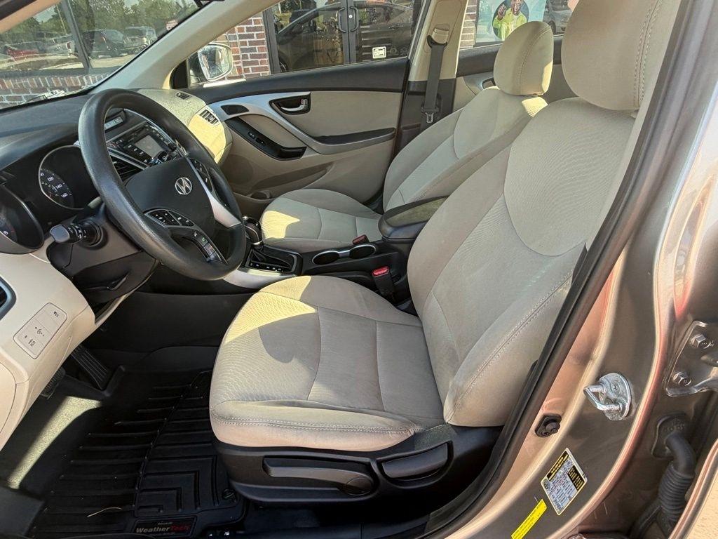 Hyundai Elantra  2016