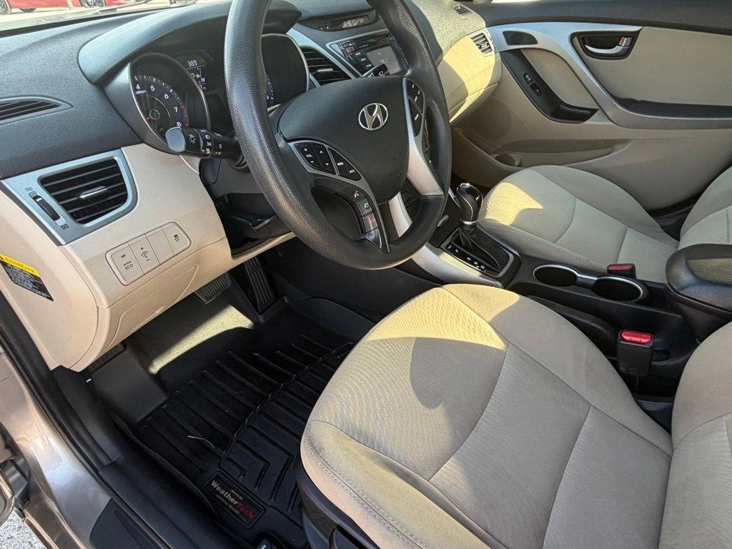 Hyundai Elantra  2016
