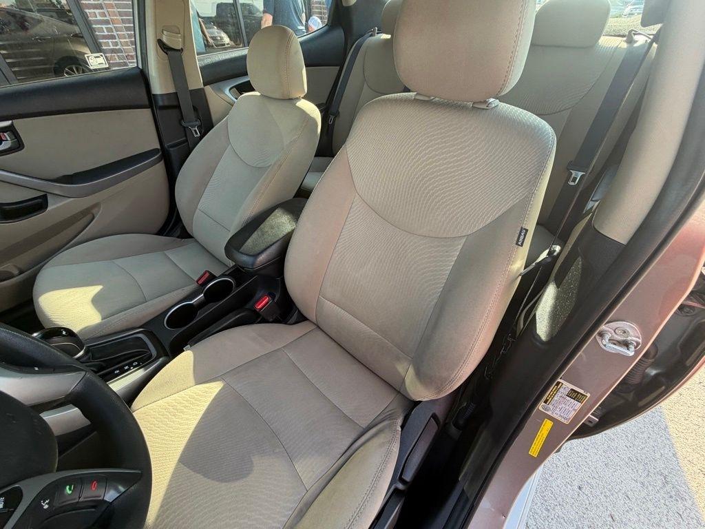 Hyundai Elantra  2016