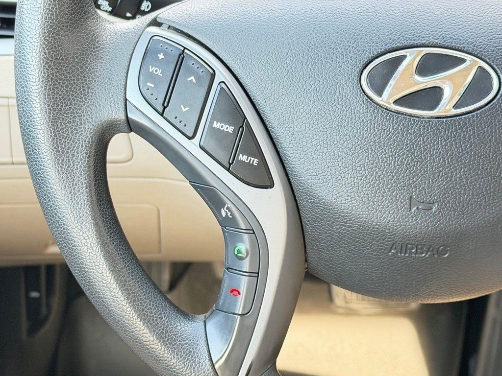 Hyundai Elantra  2016