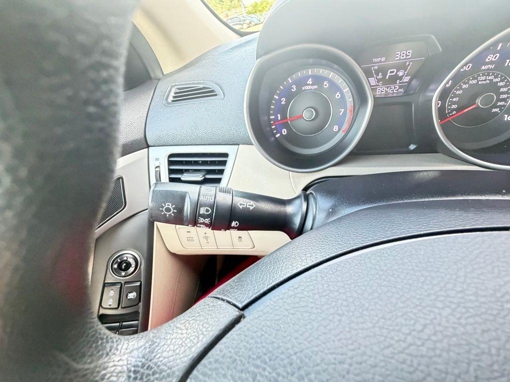 Hyundai Elantra  2016