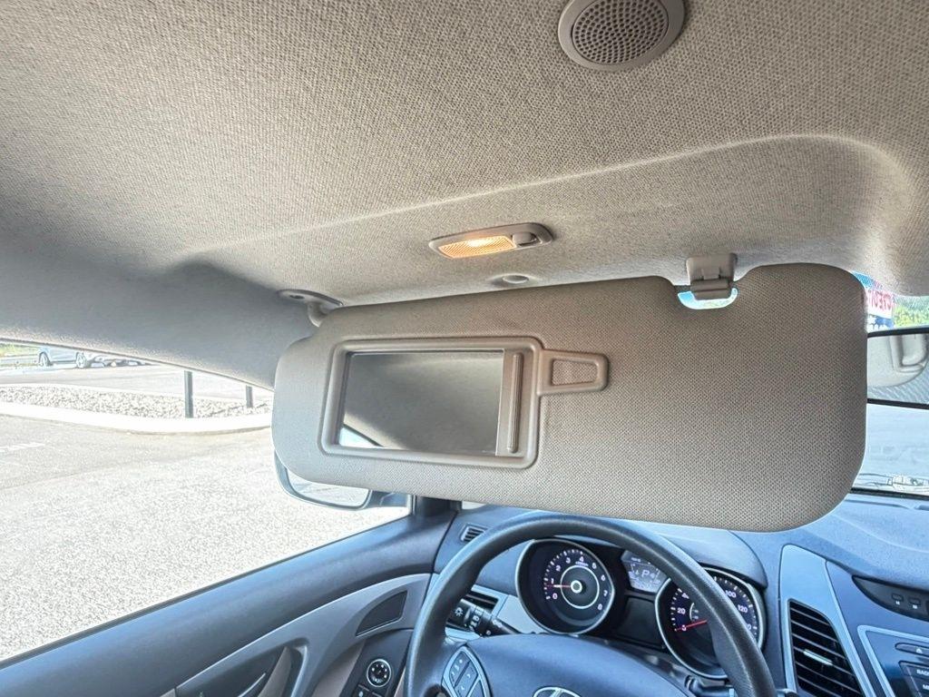 Hyundai Elantra  2016