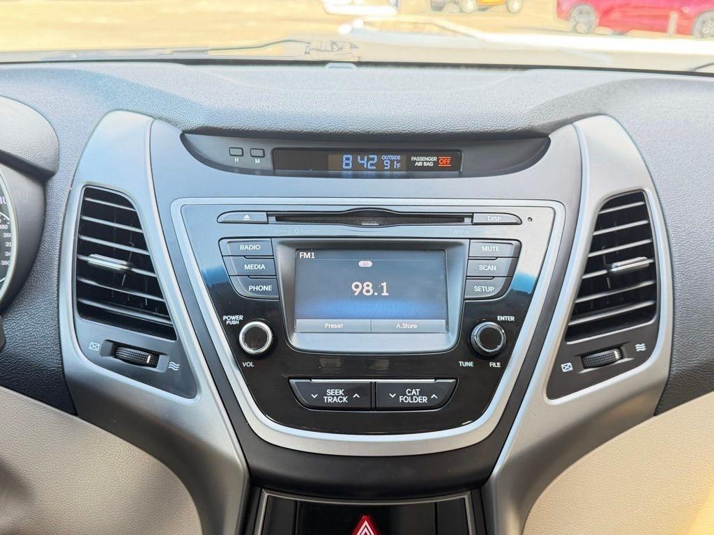Hyundai Elantra  2016