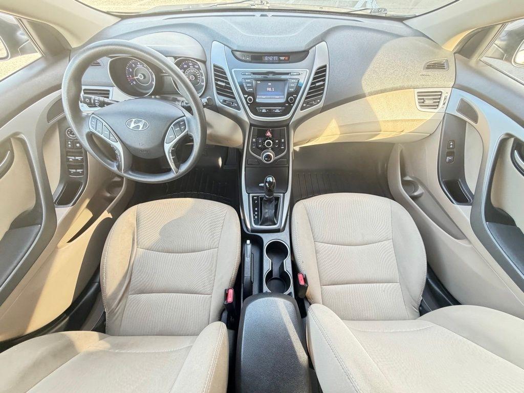 Hyundai Elantra  2016