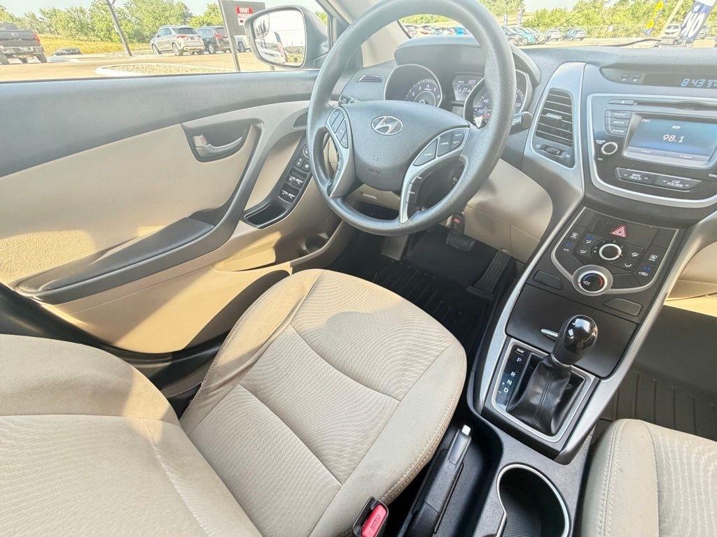 Hyundai Elantra  2016