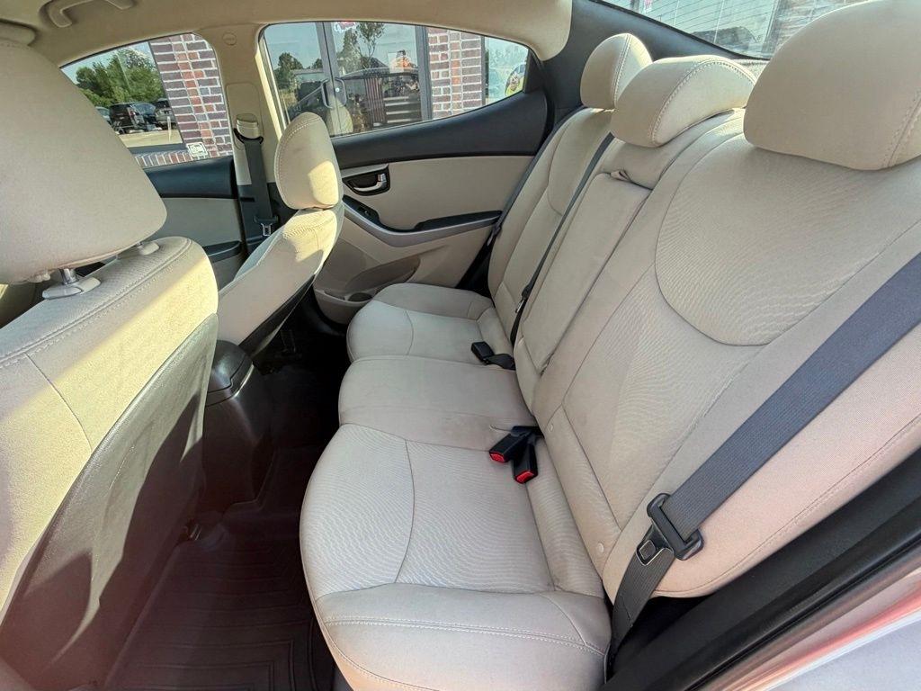 Hyundai Elantra  2016