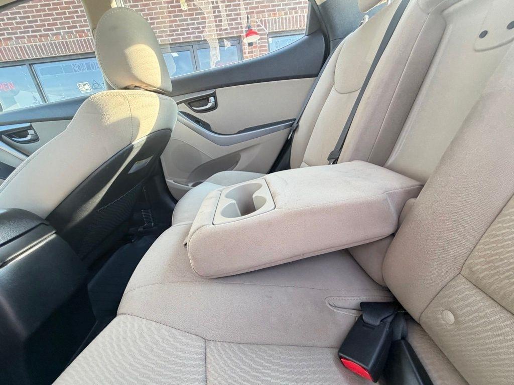 Hyundai Elantra  2016