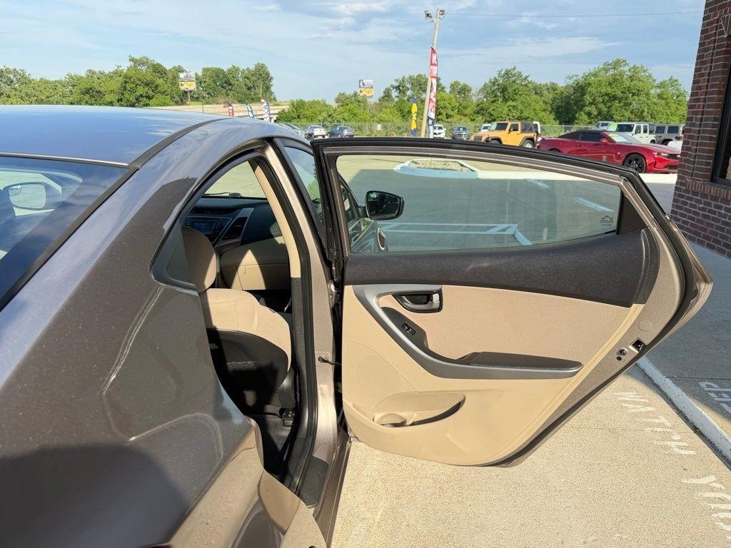 Hyundai Elantra  2016