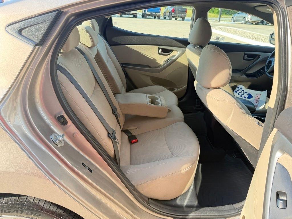 Hyundai Elantra  2016