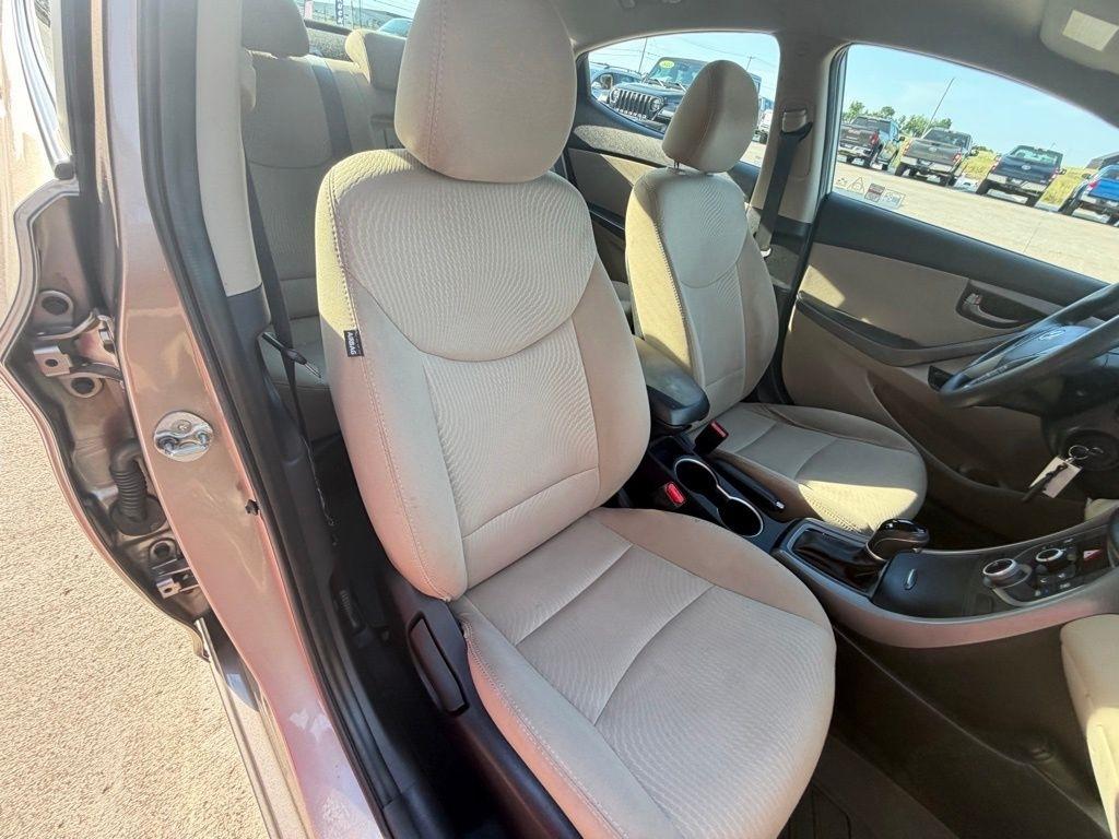 Hyundai Elantra  2016