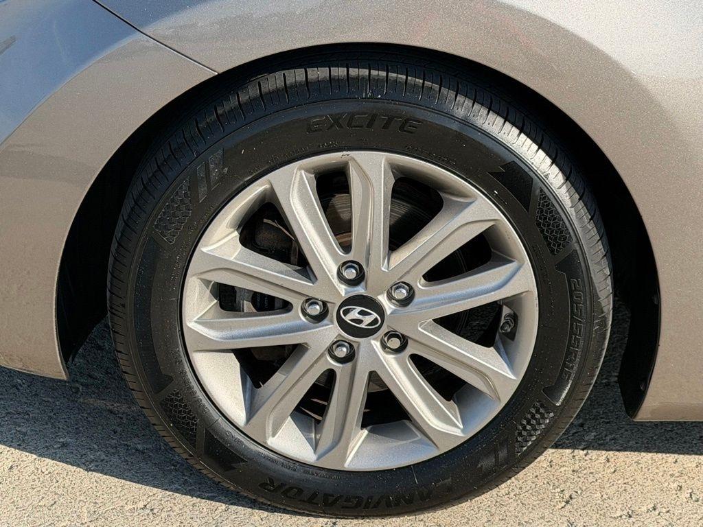 Hyundai Elantra  2016