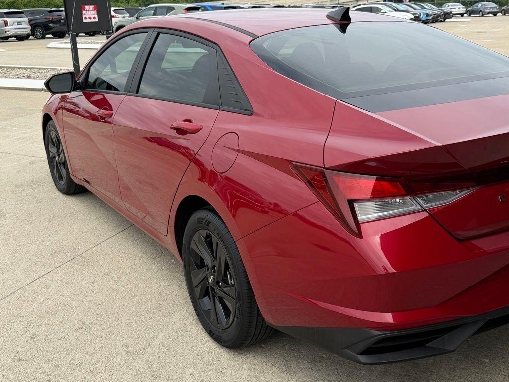 Hyundai Elantra  2023