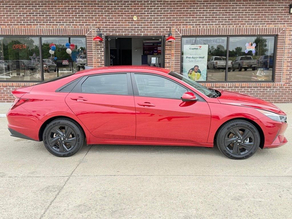 Hyundai Elantra  2023