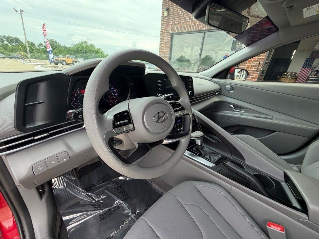 Hyundai Elantra  2023