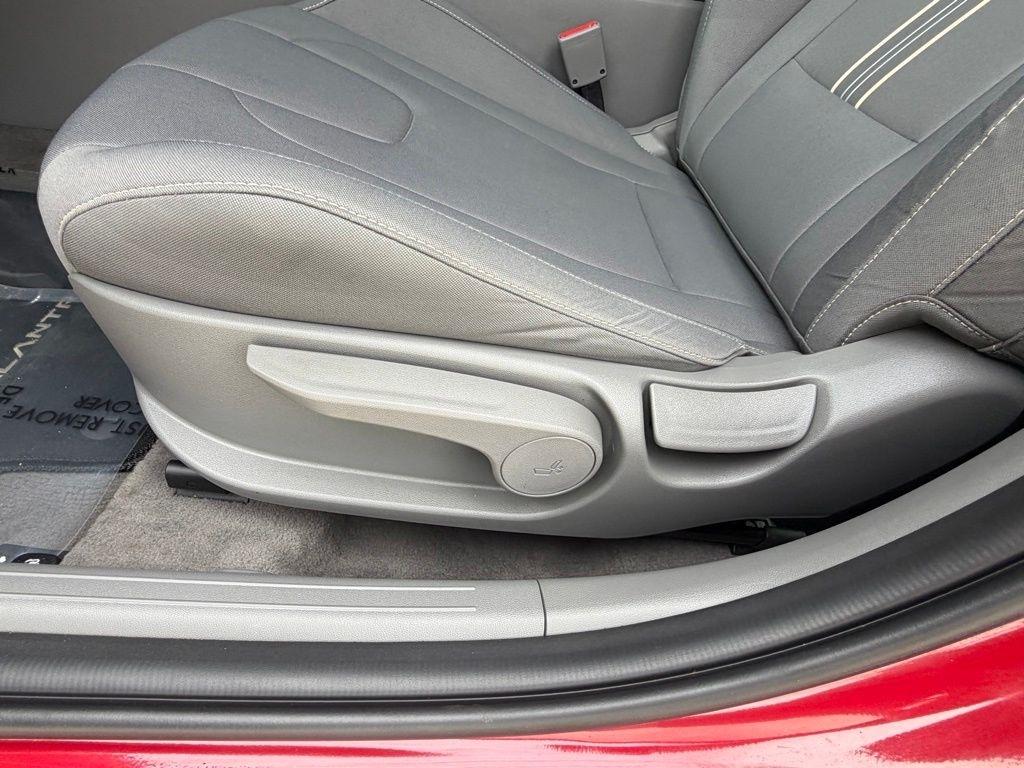 Hyundai Elantra  2023