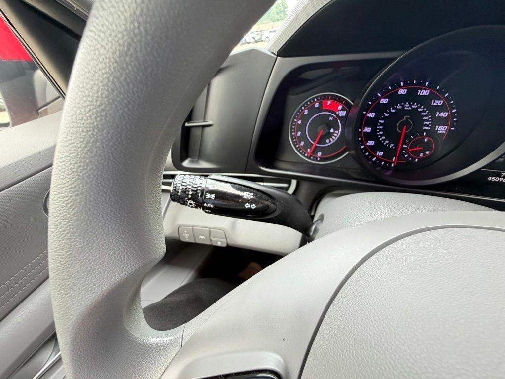 Hyundai Elantra  2023