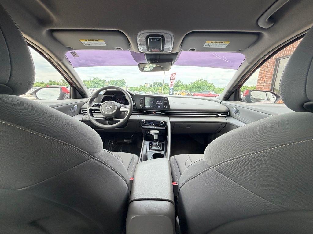 Hyundai Elantra  2023