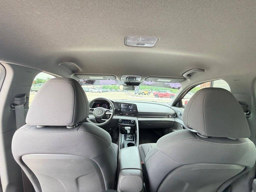 Hyundai Elantra  2023