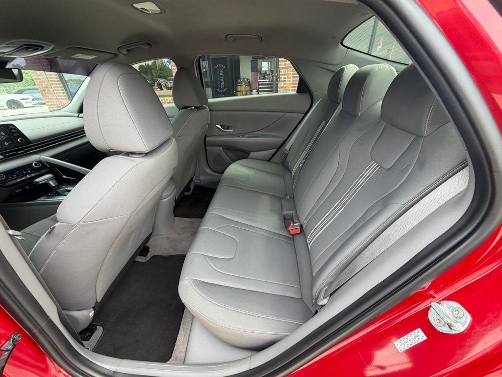 Hyundai Elantra  2023