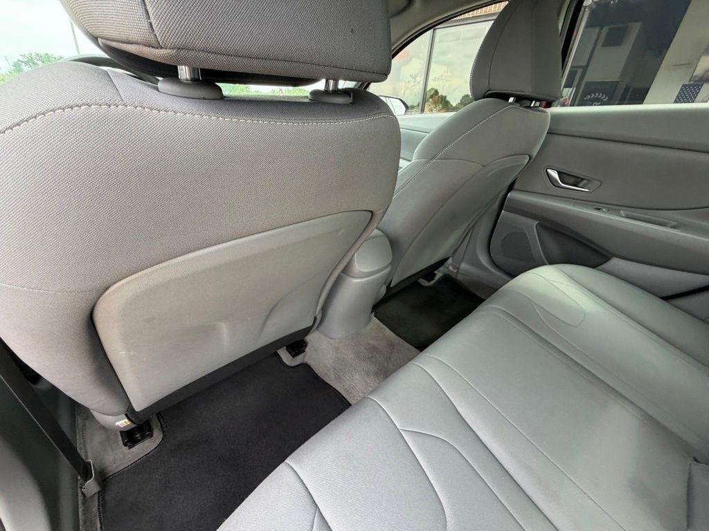 Hyundai Elantra  2023