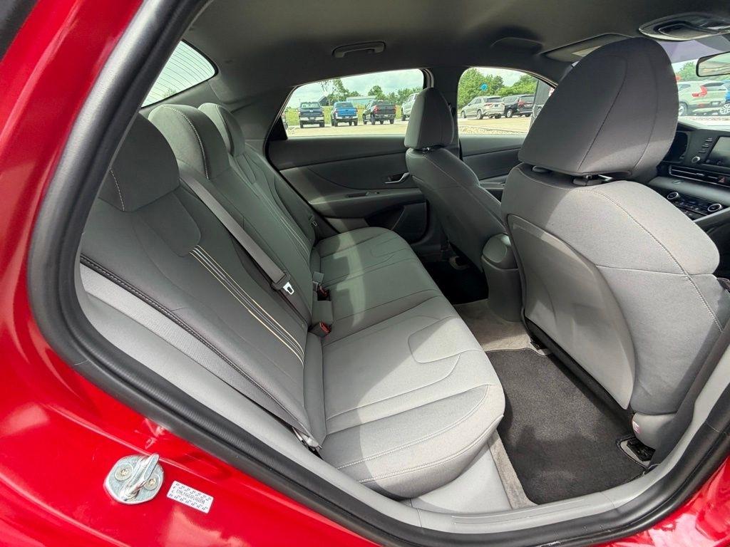 Hyundai Elantra  2023