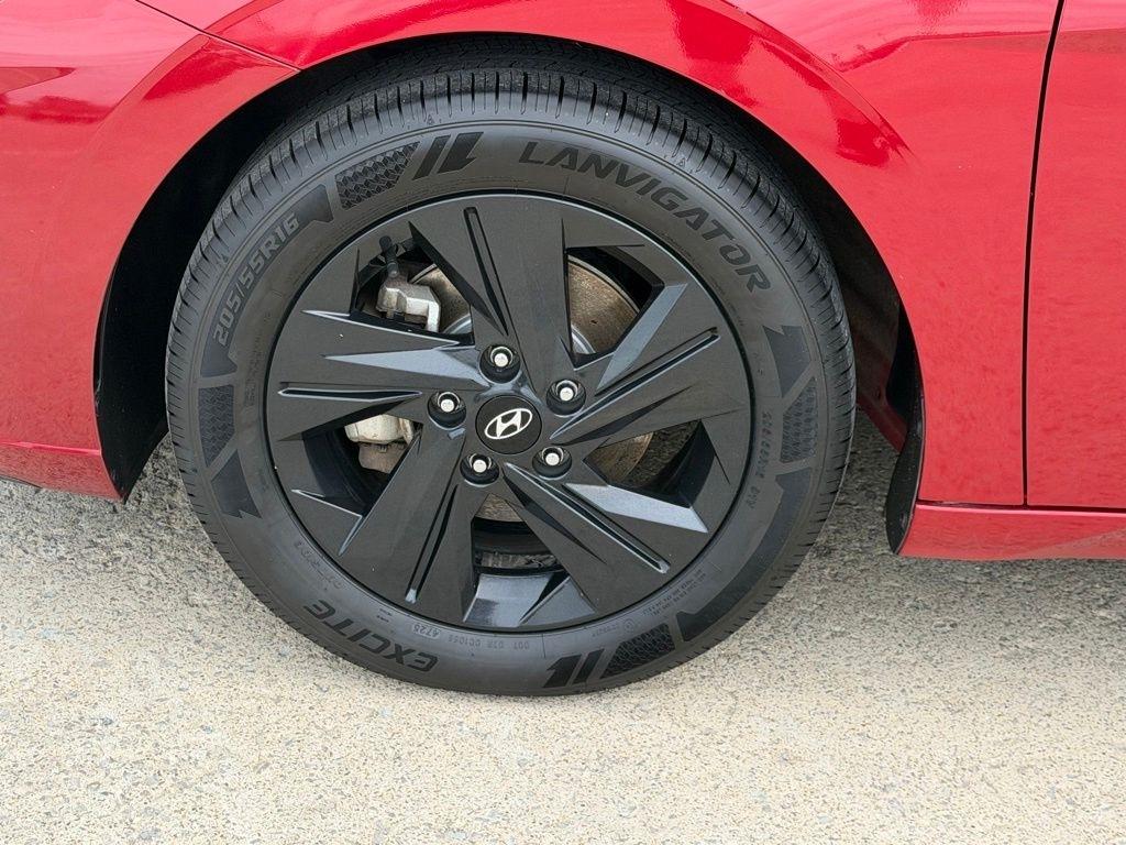 Hyundai Elantra  2023
