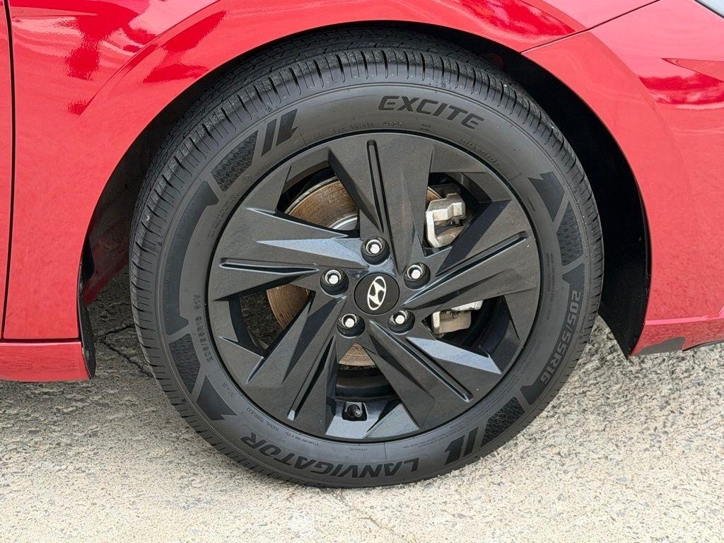 Hyundai Elantra  2023