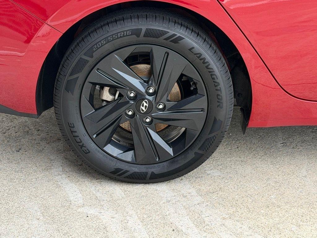 Hyundai Elantra  2023